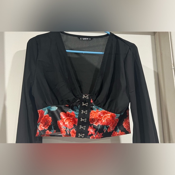 SHEIN Black Crop Top with long Sleeves - Picture 2 of 8